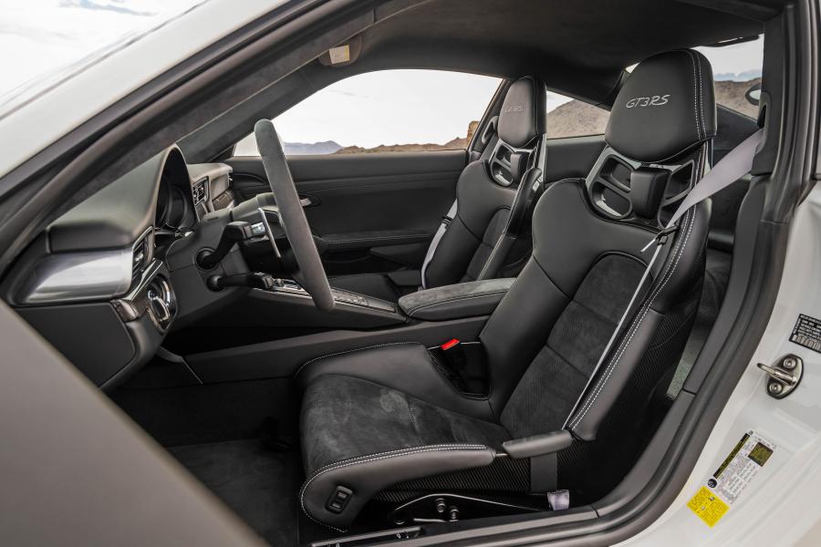 Интерьер Porsche 911 GT3 RS (991) 2018 года  (NA) (фото 25 из 40)